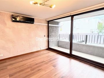 Casa triplex en venta de 3 dorm. en La Reina