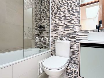 Casa triplex en venta de 3 dorm. en La Reina