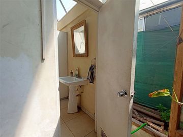Local Comercial en Venta en Sargento Aldea / Metro Ñuble