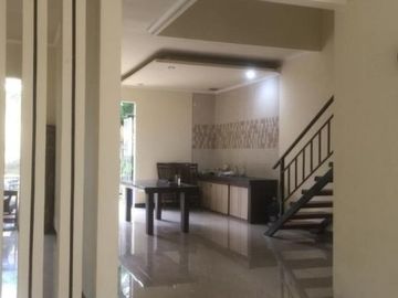 Rumah SHM, di Komplek Graha Raya, Tangerang Selatan