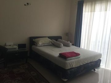 Rumah SHM, di Komplek Graha Raya, Tangerang Selatan