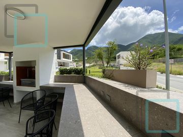 CASA EN VENTA PEDREGAL DE LA MONTAÑA ZONA CARRETERA NACIONAL MONTERREY