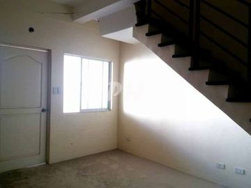 PH744 Townhouse for sale Near Mindanao Ave. At 3.975M