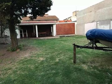 VENTA - CASA DE 5 AMBIENTES TOTALMENTE REFACCIONADA A NUEVO -  VILLA UDAONDO