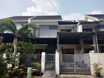 Rumah 2 Lantai di Cluster Aralia Harapan Indah Bekasi
