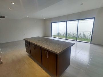 VENTA DE CASA NUEVA EN FRACC. LOMAS DE LA RIOJA ALVARADO,VER.