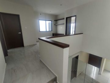 VENTA DE CASA NUEVA EN FRACC. LOMAS DE LA RIOJA ALVARADO,VER.