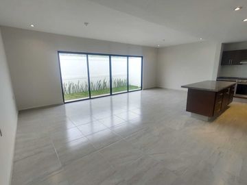 VENTA DE CASA NUEVA EN FRACC. LOMAS DE LA RIOJA ALVARADO,VER.