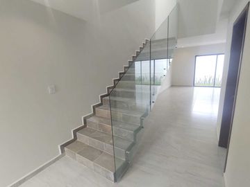 VENTA DE CASA NUEVA EN FRACC. LOMAS DE LA RIOJA ALVARADO,VER.