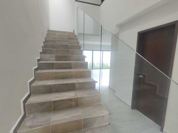 VENTA DE CASA NUEVA EN FRACC. LOMAS DE LA RIOJA ALVARADO,VER.