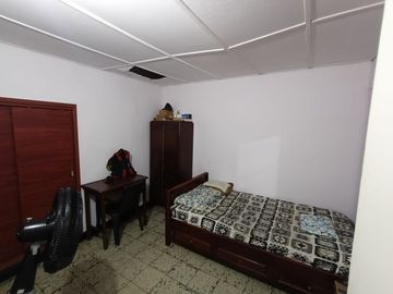 Vendo casa lote barrio la Victoria -  Bucaramanga -  Área 463 M2. Cod V23902