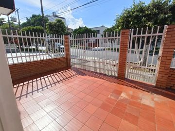 Vendo casa lote barrio la Victoria -  Bucaramanga -  Área 463 M2. Cod V23902