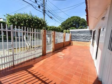 Vendo casa lote barrio la Victoria -  Bucaramanga -  Área 463 M2. Cod V23902