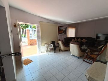Vendo casa lote barrio la Victoria -  Bucaramanga -  Área 463 M2. Cod V23902