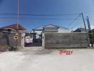 DIJUAL RUMAH TJAMPUHAN UTAMA BARAT PERING BLAHBATUH GIANYAR, BALI