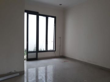 Dijual Cepat dalam Lingkungan Nasionalis Rumah 5 menit ke Kampus Sanata Dharma