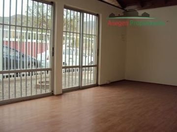 Casa en Venta en Conjunto de casas en venta en sector centro, Villa Los Sauces.