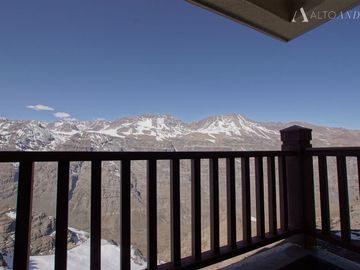 Departamento en Venta en Camino público Valle Nevado a pasos de pistas Ski, Restaurante, Hotel