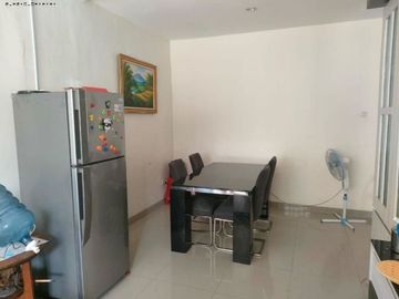 Rumah Minimalis Mulyosari Hadap Utara Row jalan 2 mobil