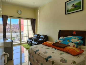 Rumah Minimalis Mulyosari Hadap Utara Row jalan 2 mobil