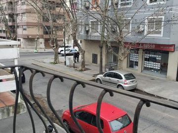 Departamento Tipo Casa en venta en Lanus Este