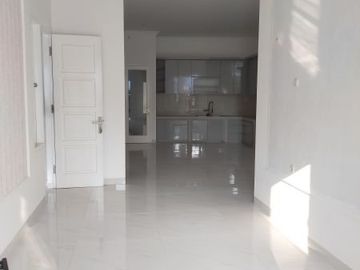 TIM Rumah Mewah Cipedak 2 Lantai Strategis Tanah Luas