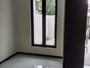 Rumah di Sutorejo Selatan, Baru Gress, Hadap Utara