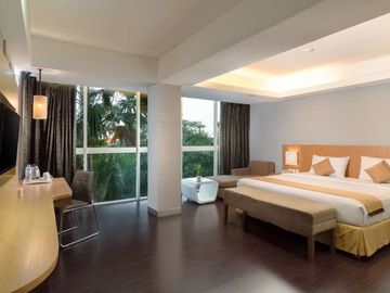 Hotel Mewah Kawasan Sunset Road Seminyak Strategis Siap Pakai