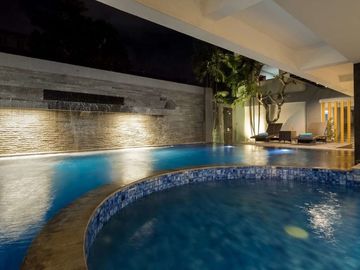 Hotel Mewah Kawasan Sunset Road Seminyak Strategis Siap Pakai