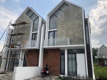 Rumah Villa Dekat Sekolah Thursina IIBS Malang