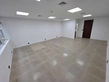 oficina en arriendo en chipichape. Cod A9191309