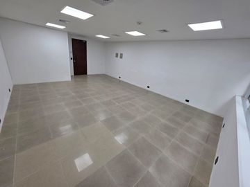 oficina en arriendo en chipichape. Cod A9191309