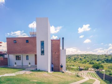 HERMOSA PROPIEDAD A ESTRENAR EN BARRIO CERRADO TIERRA ALTA
