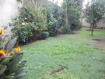 Hurlingham: Importante propiedad en Avenida Vergara.
