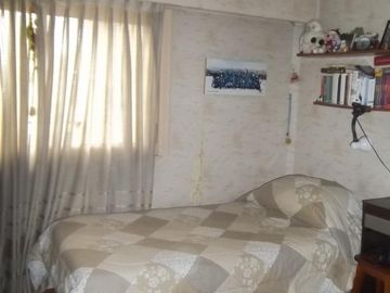 Hurlingham: Importante propiedad en Avenida Vergara.