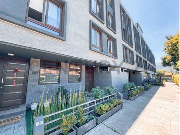 Townhouse en Venta,  4D, La Reina