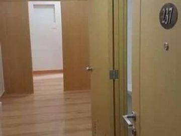 ECO-INSPIRED RFO 1 BEDROOM CONDO UNIT IN FAIRVIEW AREA