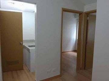 ECO-INSPIRED RFO 1 BEDROOM CONDO UNIT IN FAIRVIEW AREA