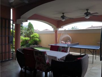 VENDO HERMOSA CASA EN EL DORAL (COSTA SUR)