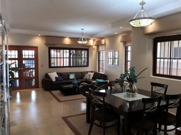 VENDO HERMOSA CASA EN EL DORAL (COSTA SUR)