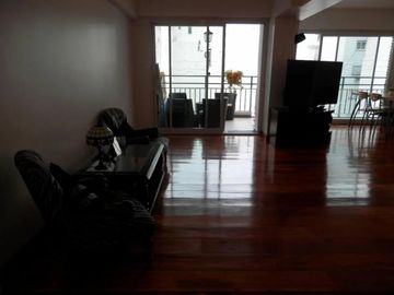 VENDO GRAN PISO DE EXCELENTE CATEGORIA EN BELGRANO 5 AMBIENTES MENDOZA AL 2000