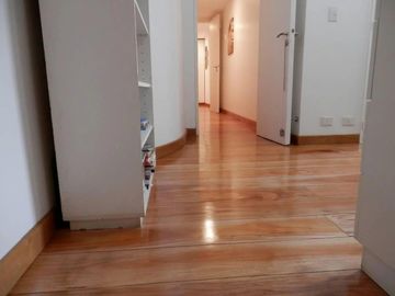 VENDO GRAN PISO DE EXCELENTE CATEGORIA EN BELGRANO 5 AMBIENTES MENDOZA AL 2000