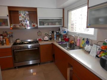 VENDO GRAN PISO DE EXCELENTE CATEGORIA EN BELGRANO 5 AMBIENTES MENDOZA AL 2000