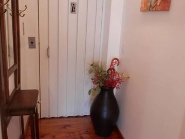 VENDO GRAN PISO DE EXCELENTE CATEGORIA EN BELGRANO 5 AMBIENTES MENDOZA AL 2000