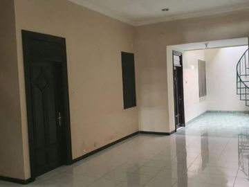 Rumah Wisma Mukti Klampis Carport 1 Mobil