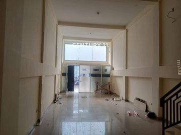 Di Jual Atau Di Sewakan Ruko 3 Lantai Di Lokasi Strategis