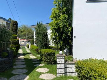 Casa venta en San Cristóbal La Calera con amplio jardín