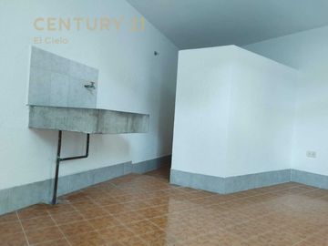 Casa venta en San Cristóbal La Calera con amplio jardín