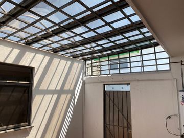 Casa venta en San Cristóbal La Calera con amplio jardín