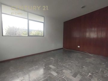 Casa venta en San Cristóbal La Calera con amplio jardín